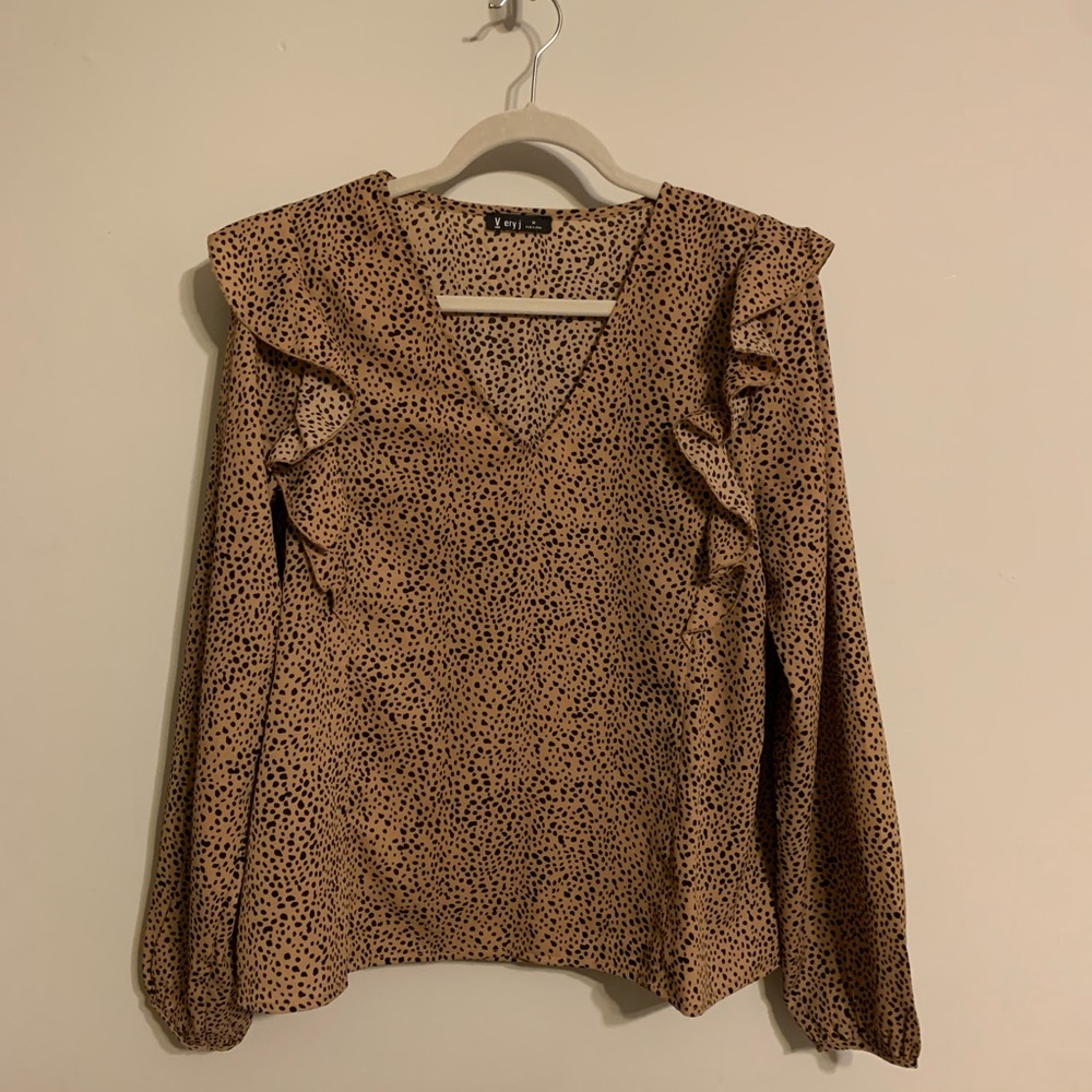 BOUTIQUE RUFFLE SLEEVE BLOUSE